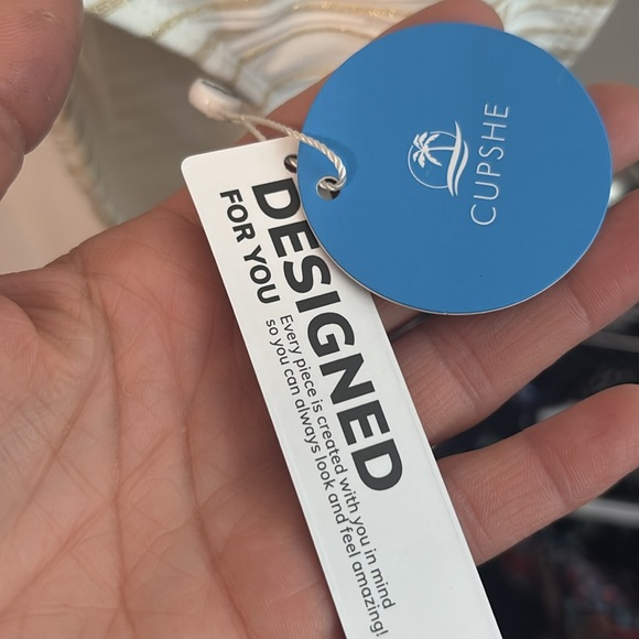 NWT Cupshe 1Pc Swimsuit M *MSRP $35* - Picture 6 of 8